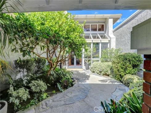 1 Saint Tropez , Newport Beach, CA