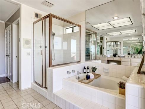 1 Saint Tropez , Newport Beach, CA