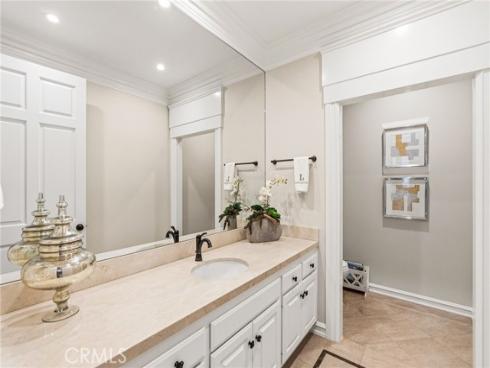 3 Barrenger Court , Newport Beach, CA