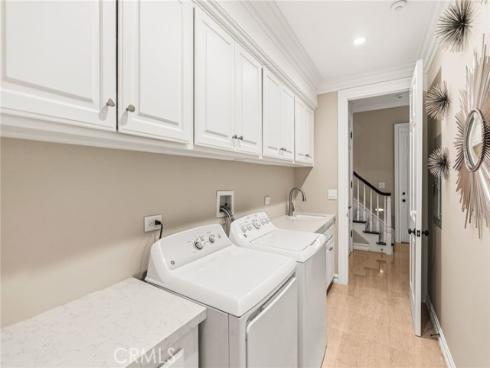 3 Barrenger Court , Newport Beach, CA