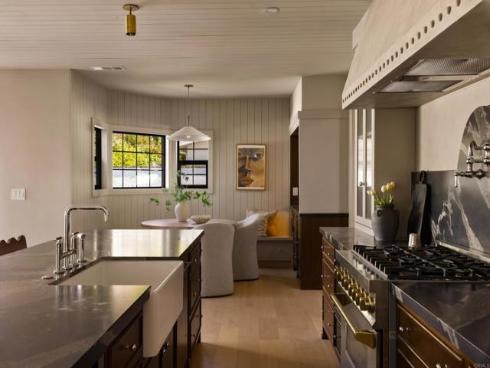 1812 Highland Dr , Newport Beach, CA