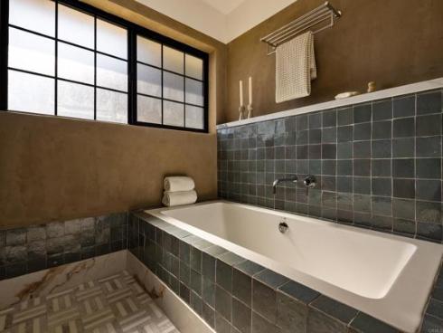 1812 Highland Dr , Newport Beach, CA