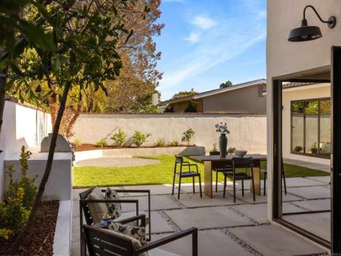 1812 Highland Dr , Newport Beach, CA