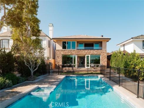 12 Harbor Island , Newport Beach, CA