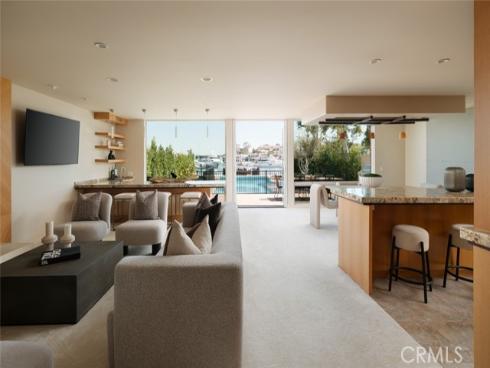 12 Harbor Island , Newport Beach, CA