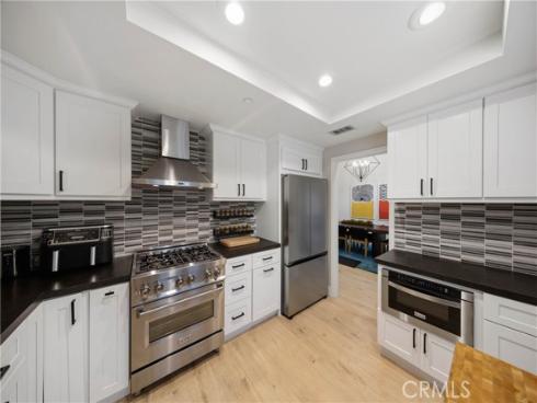 25 Canyon Island , Newport Beach, CA