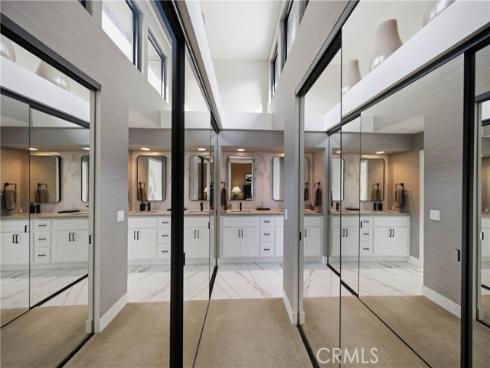 25 Canyon Island , Newport Beach, CA