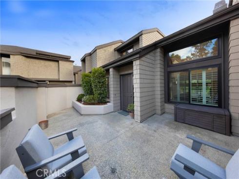 25 Canyon Island , Newport Beach, CA