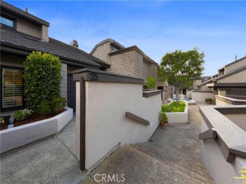 25 Canyon Island , Newport Beach, CA