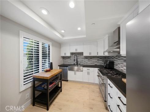 25 Canyon Island , Newport Beach, CA