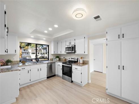 14 Robon Court, Newport Beach, CA