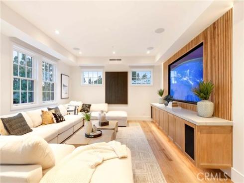 6 Pinehurst Ln , Newport Beach, CA