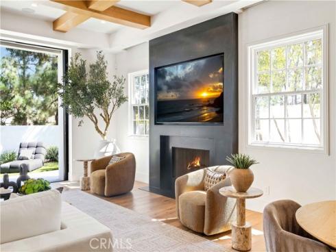 6 Pinehurst Ln , Newport Beach, CA
