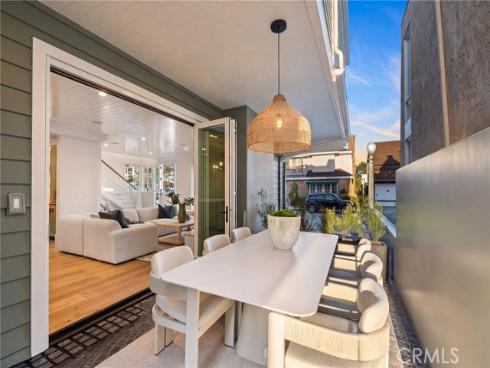 327 Amethyst , Newport Beach, CA