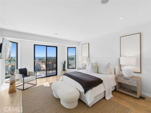 1021 Kings Road, Newport Beach, CA