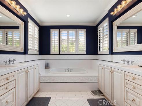 28 Sunset Cv , Newport Coast, CA