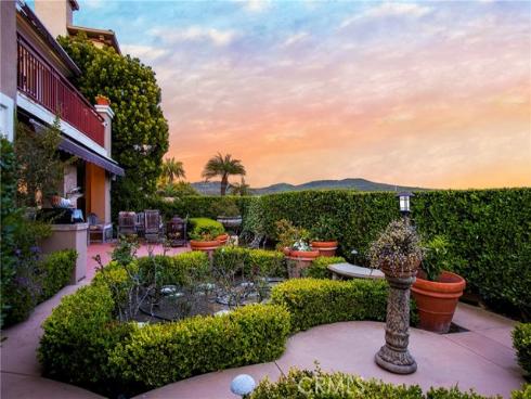 28 Sunset Cv , Newport Coast, CA