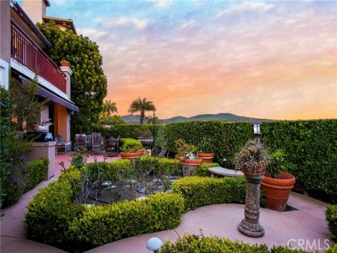 28  Sunset Cv  , Newport Coast, CA