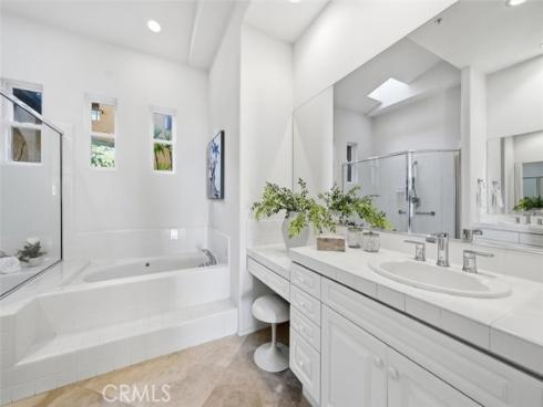 21 Splendore Dr , Newport Coast, CA