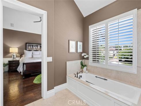 25  Lyon  , Newport Coast, CA