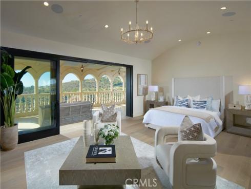 3 Del Mar , Newport Coast, CA