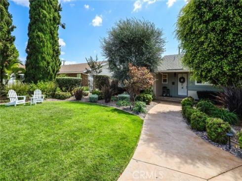 17892 Wellington Avenue, North Tustin, CA
