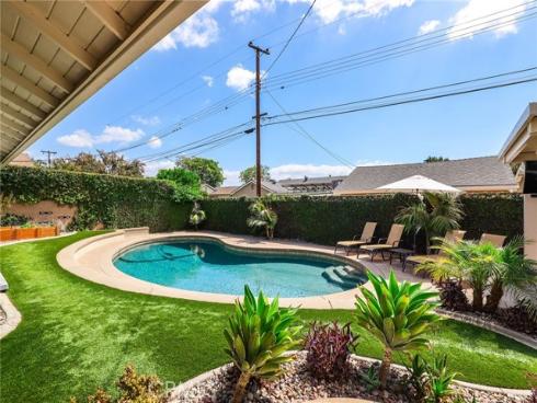 17892 Wellington Avenue, North Tustin, CA