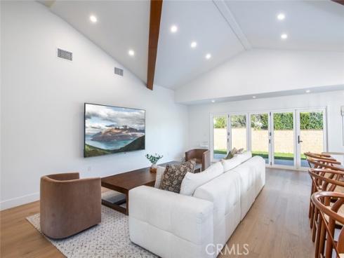 12592 Singing Wood Drive, North Tustin, CA