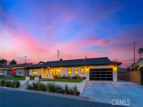 12592 Singing Wood Drive, North Tustin, CA