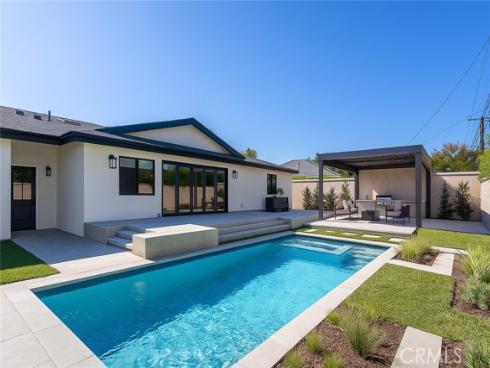 12592 Singing Wood Drive, North Tustin, CA