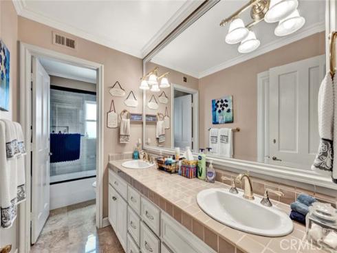 10302 Broadview Place , North Tustin, CA