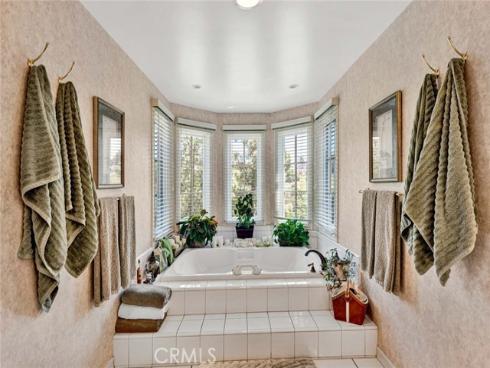 10302 Broadview Place , North Tustin, CA