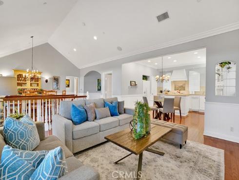 12272 Media Panorama , North Tustin, CA