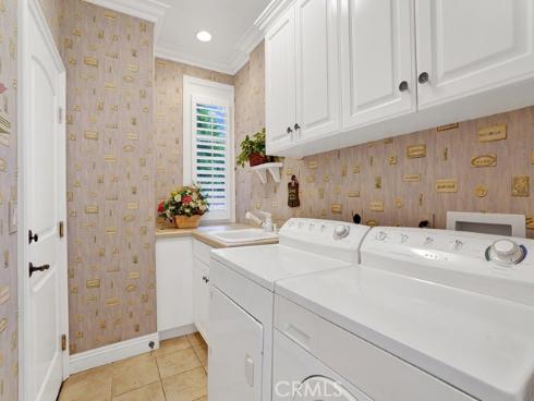 12272 Media Panorama , North Tustin, CA