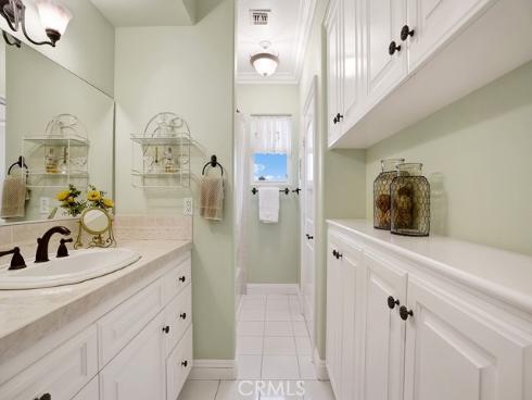 12272 Media Panorama , North Tustin, CA