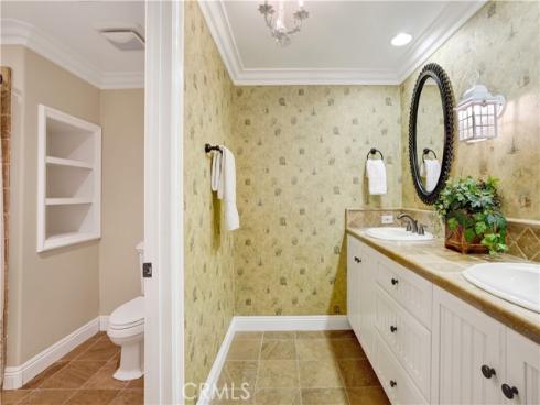 12272 Media Panorama , North Tustin, CA