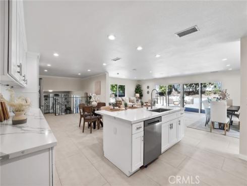 19201  Barrett   Lane, North Tustin, CA