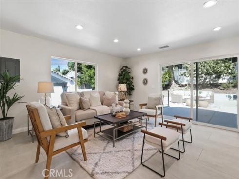 19201  Barrett   Lane, North Tustin, CA