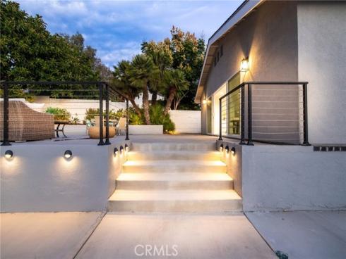 19201  Barrett   Lane, North Tustin, CA