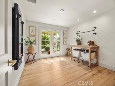 10162  La Sierra  , North Tustin, CA