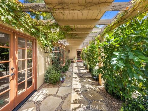 10162  La Sierra  , North Tustin, CA