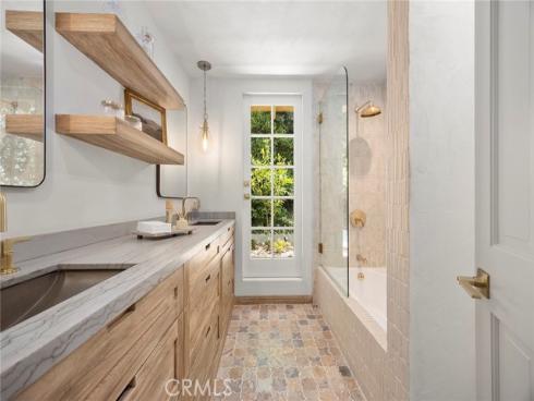 10162  La Sierra  , North Tustin, CA