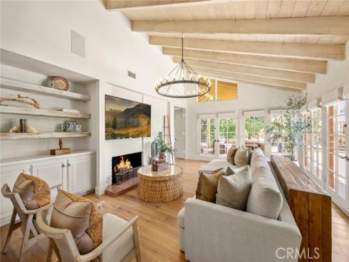 10162  La Sierra  , North Tustin, CA