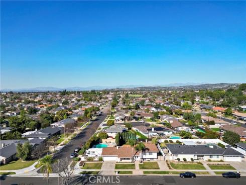 18161  Larkstone  , North Tustin, CA