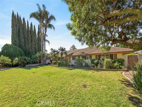 1172  St John Place  , North Tustin, CA