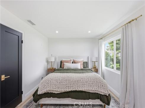 12811  Chaplet  , North Tustin, CA