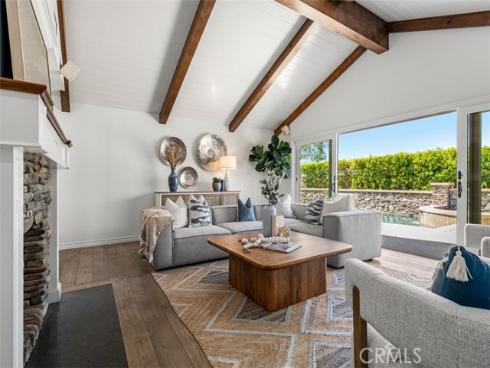 13161  Sandhurst  , North Tustin, CA