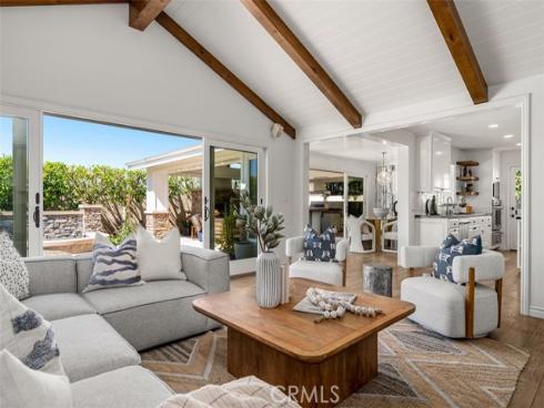 13161  Sandhurst  , North Tustin, CA