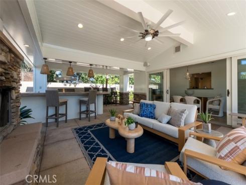 13161  Sandhurst  , North Tustin, CA