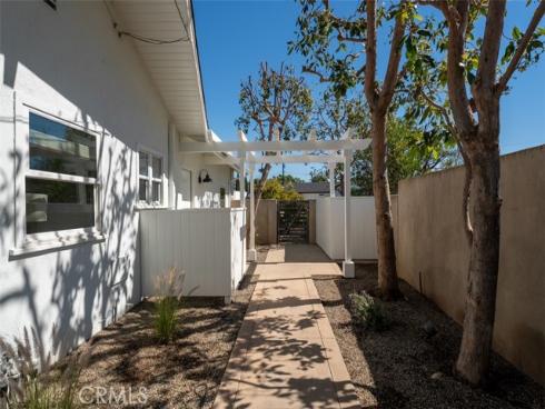 13161  Sandhurst  , North Tustin, CA